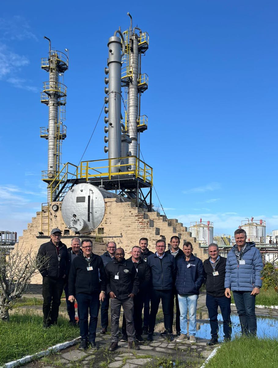 Ir para  <p><big>A Unicafes-RS, ao lado de representantes de cooperativas associadas, participou de uma visita t&eacute;cnica &agrave; Refinaria de Rio Grande, com o objetivo de conhecer o projeto de transi&ccedil;&atilde;o do...