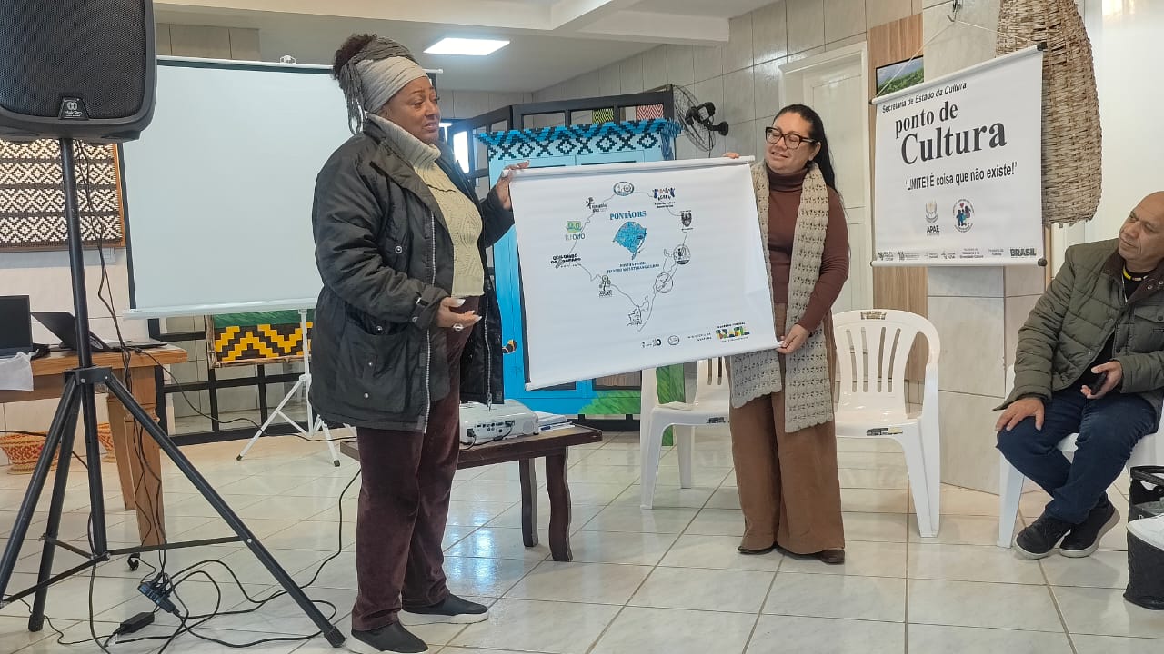 Ir para  <p>A Comunidade FM est&aacute; participando, neste dia 12 de junho, do Giro Cultural Micro-F&oacute;rum, realizado no munic&iacute;pio de Coxilha/RS. O evento, que re&uacute;ne representantes de diversas iniciativas...