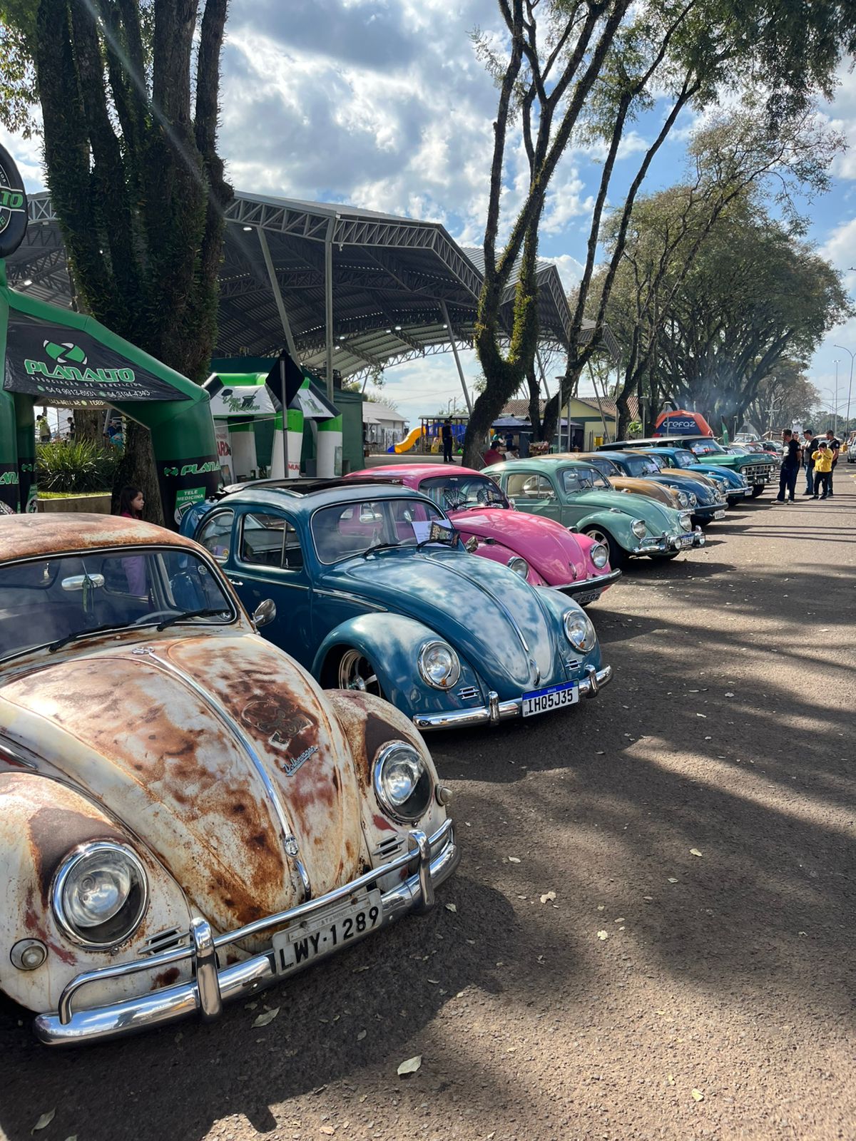Ir para  <p><big>Neste final de semana, Gaurama recebeu mais de 300 carros que participaram do 3&ordm; Encontro de Ve&iacute;culos Antigos e 6&ordm; VolksGau. Promovido pelo HoodRide, com apoio da prefeitura, o evento movimentou a...