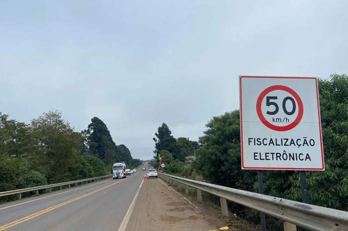 Ir para  <p>Desde o dia 1&ordm; de agosto, todos os controladores de velocidade instalados em rodovias federais do Rio Grande do Sul est&atilde;o inoperantes. A paralisa&ccedil;&atilde;o ocorre por ordem do Departamento Nacional de...