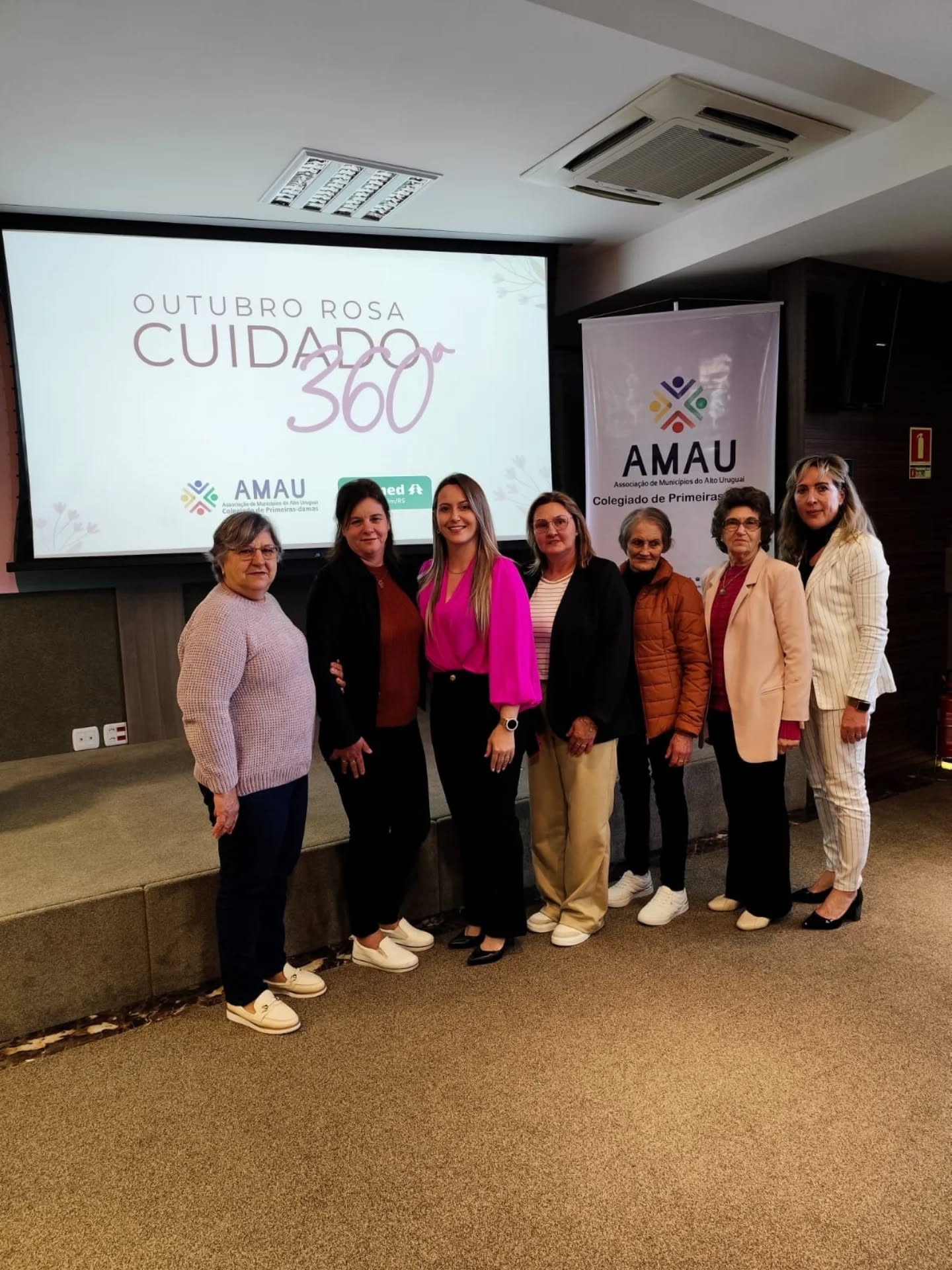 Ir para  <p><big>Na tarde de ontem, <strong>07 de outubro</strong>, as Primeiras-Damas da <strong>AMAU</strong> realizaram uma a&ccedil;&atilde;o especial na <strong>Unimed Erechim</strong>,...