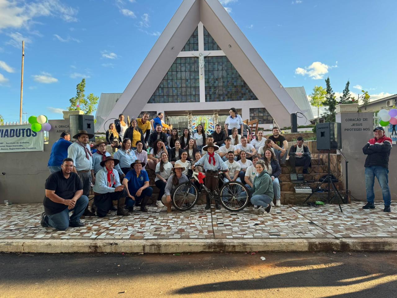Ir para  <p><big>Na tarde do &uacute;ltimo domingo (19), a Rua Coberta de Viadutos foi palco de um evento especial em comemora&ccedil;&atilde;o ao Dia das Crian&ccedil;as: o 9&deg; Passeio Cicl&iacute;stico e a...