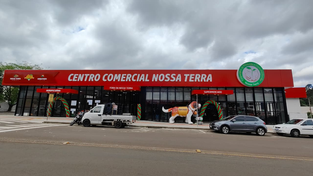 Ir para  <p><big>Em um clima de emo&ccedil;&atilde;o e celebra&ccedil;&atilde;o, a Cooperativa Nossa Terra inaugurou oficialmente suas novas instala&ccedil;&otilde;es hoje (30/09), em Erechim. A solenidade iniciou com...