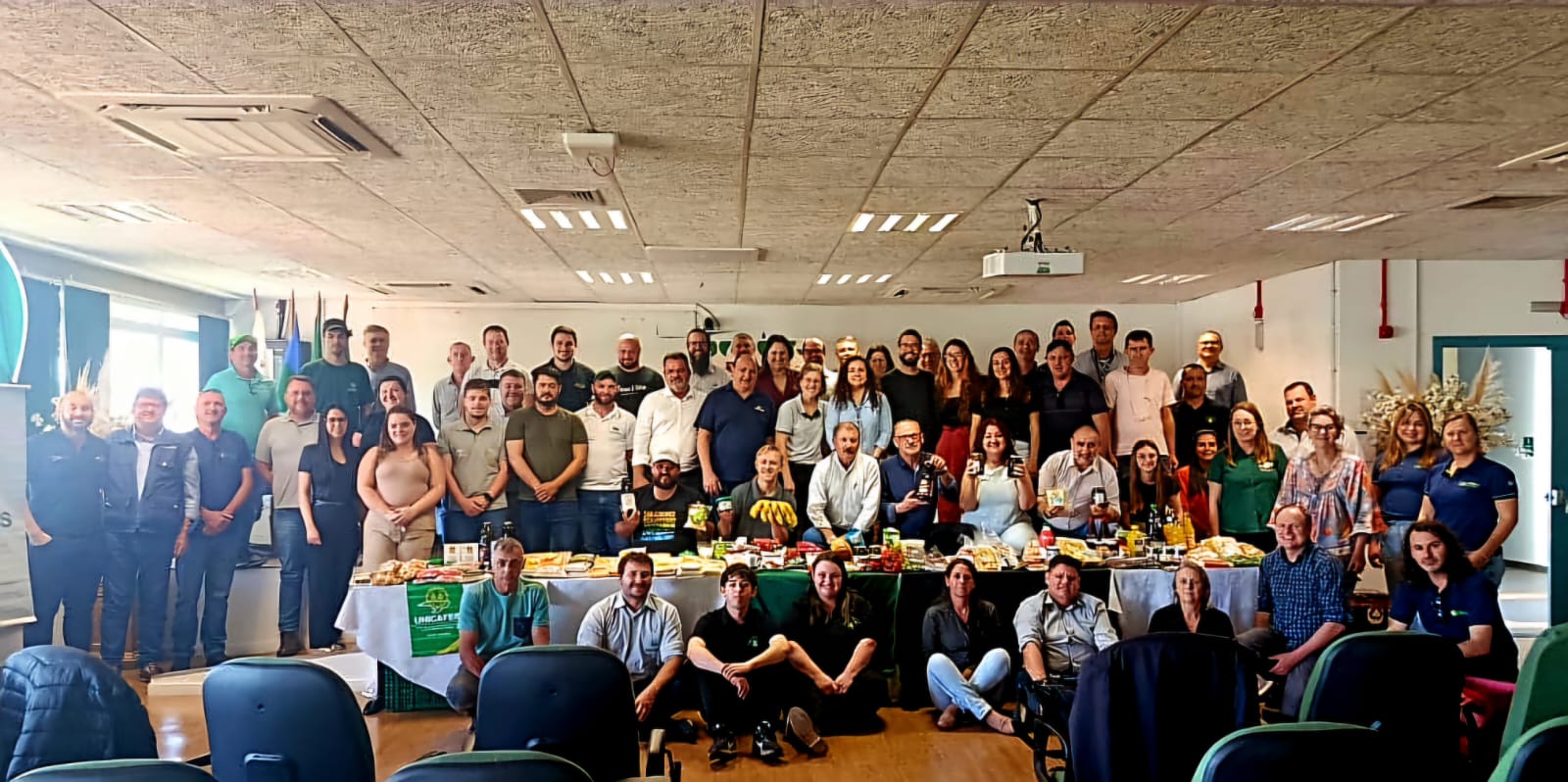 Ir para  <p>A Unicafes-RS e o Minist&eacute;rio de Desenvolvimento Agr&aacute;rio e Agricultura Familiar (MDA) realizou, nesta ter&ccedil;a-feira (4), na Universidade Federal da Fronteira Sul (UFFS), em Passo Fundo, um importante...