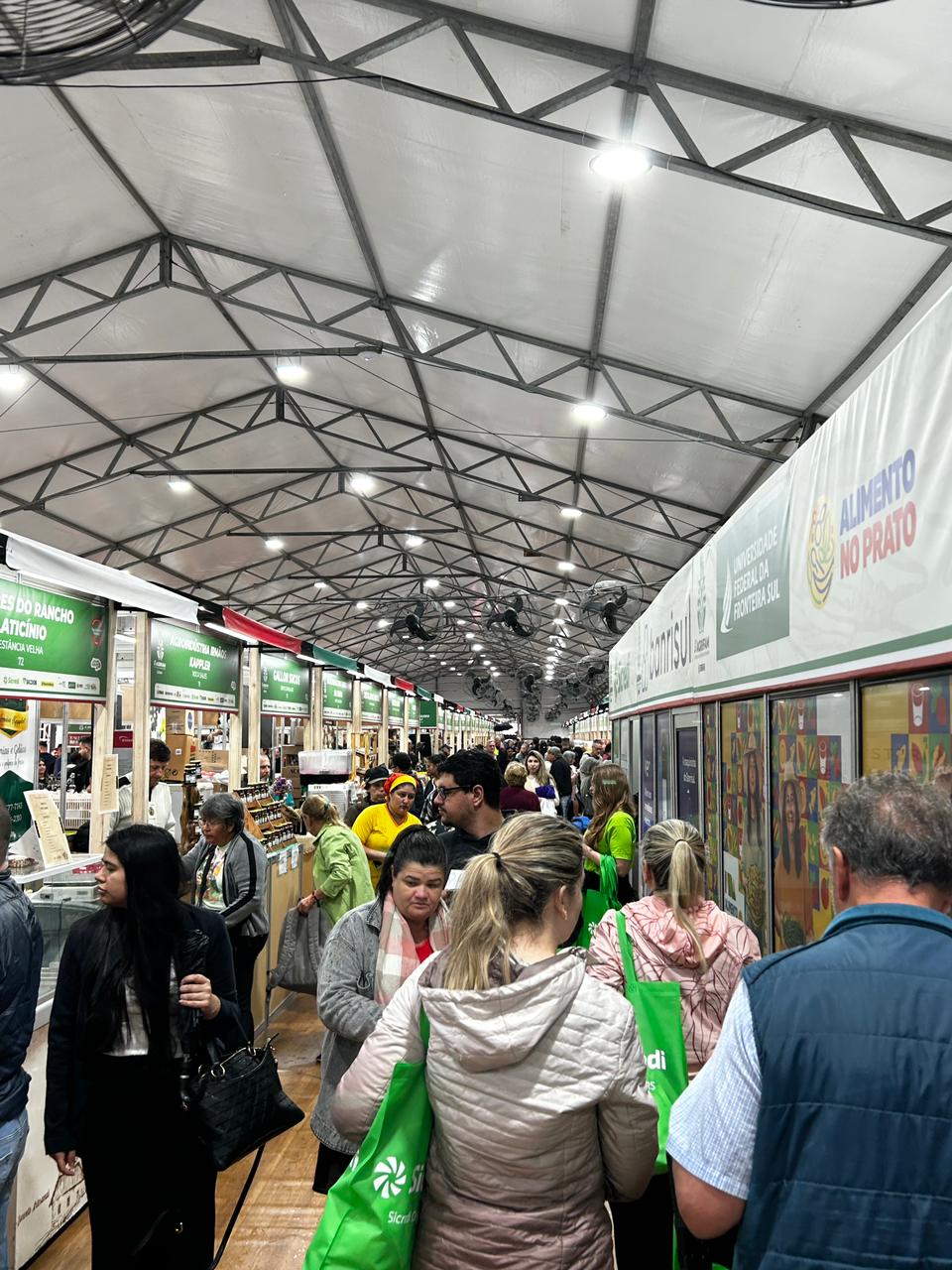 Ir para  <p>Est&aacute; acontecendo em Porto Alegre RS, de 03 a 08 de novembro a terceira edi&ccedil;&atilde;o da AGRIFRAM &ndash; Feira da Agricultura Familiar, promovida pela FETAG RS e com apoio do Minist&eacute;rio do...