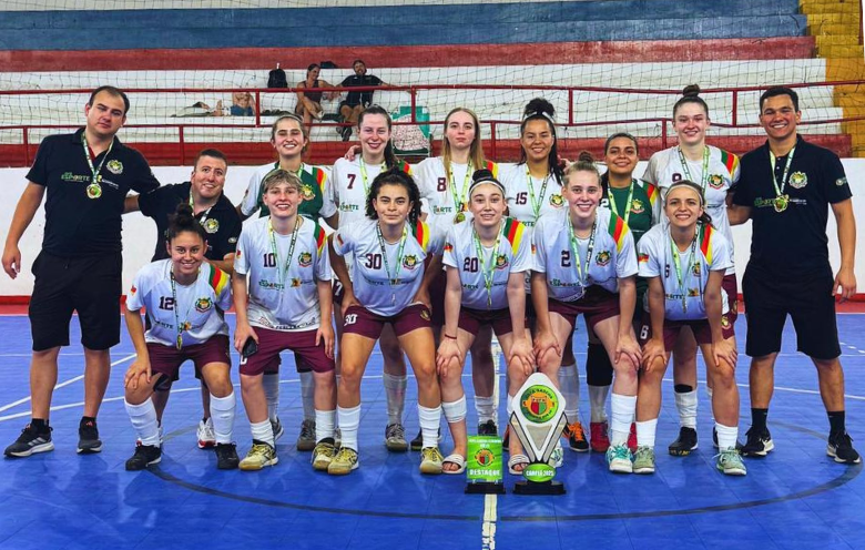 Ir para  <p><big>Neste domingo (23), o IDEAU Feminy consagrou-se campe&atilde;o da Copa Ga&uacute;cha Feminina Sub-20, realizada em Uruguaiana. A conquista consolida o trabalho da equipe na categoria, ap&oacute;s chegar...