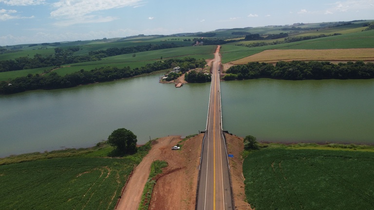 Ir para  <p><big>Ap&oacute;s mais de 50 anos de espera, a nova ponte da Barragem do Passo Fundo, em Campinas do Sul (RS), come&ccedil;a a transformar a mobilidade e a log&iacute;stica da regi&atilde;o. A estrutura elimina a...