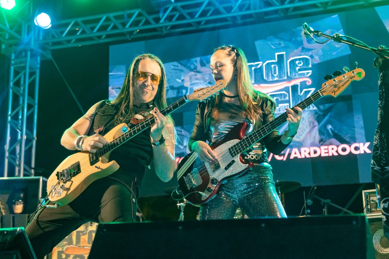 Ir para  <p>Fundada em 2008, em Santa Maria, no Rio Grande do Sul, a Arde Rock construiu sua trajet&oacute;ria com produ&ccedil;&atilde;o musical pr&oacute;pria, presen&ccedil;a constante nos palcos e...