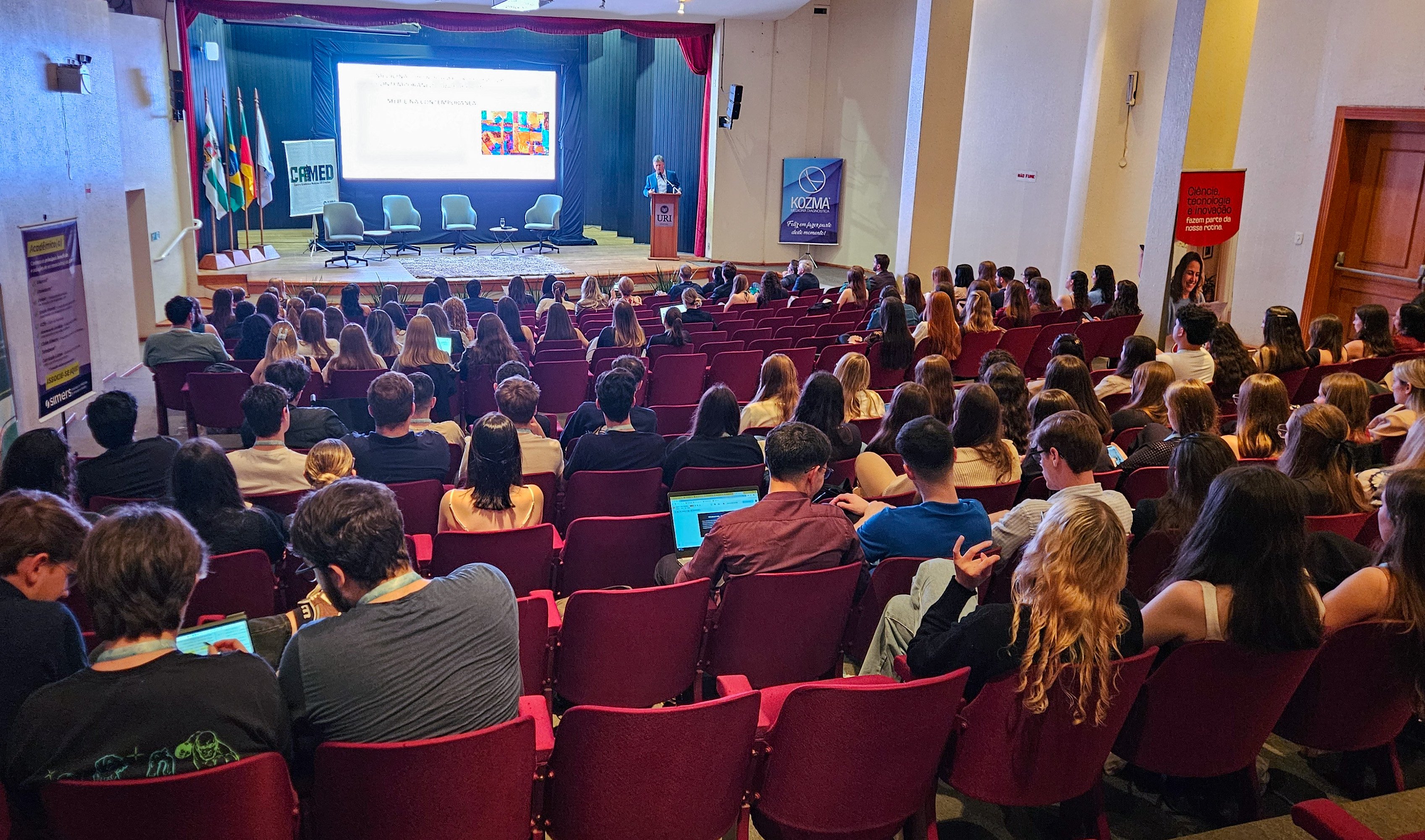 Semana da Medicina da URI inicia com debates sobre medicina e formação profissional