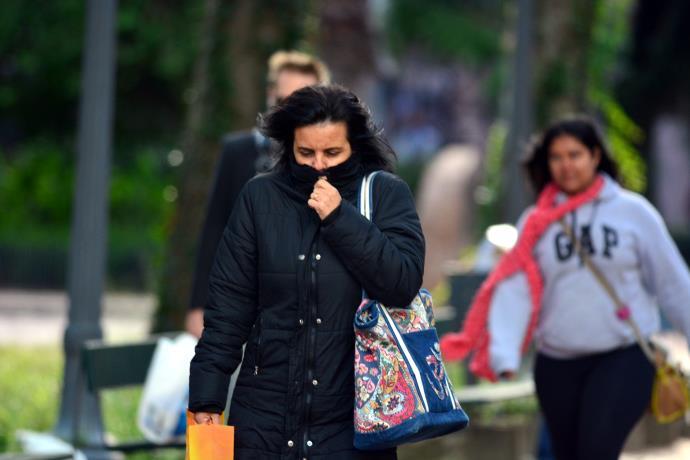 Ir para  <p>O frio vai aumentar no Rio Grande do Sul a partir da noite desta quarta-feira. De acordo com a MetSul Meterorologia, o per&iacute;odo vai registrar as temperaturas mais baixas do dia no Estado. Nessa madrugada, cidades do Alto...