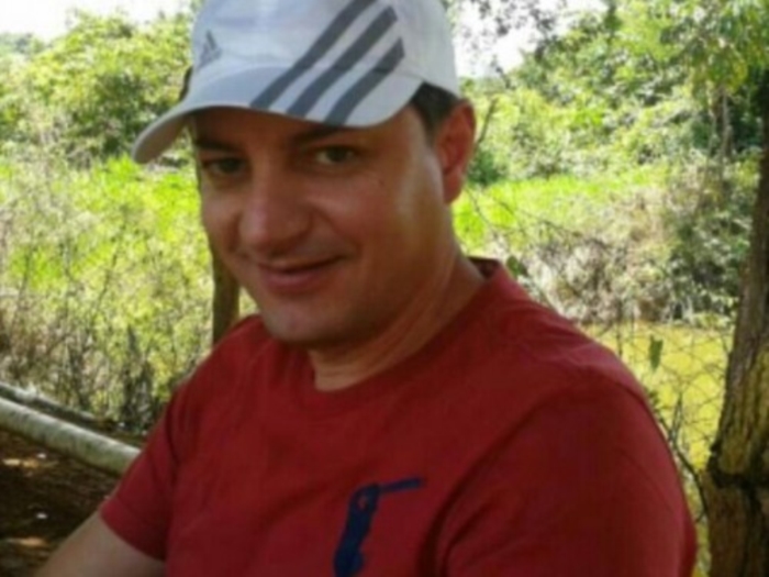 Ir para  <p>Um caminhoneiro de Conc&oacute;rdia, natural de Marcelino Ramos, foi encontrado morto entre as cidades de Olho D&acute;&Aacute;gua do Casado e Piranhas, em Alagoas (AL).</p>

<p>O corpo foi encontrado ainda na...