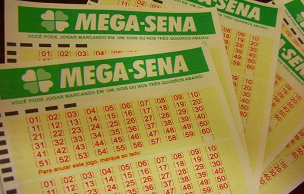 Ir para  <p>Ningu&eacute;m acertou as seis dezenas so concurso 1886 da Mega Sena, sorteado no &uacute;ltimo s&aacute;bado. As dezenas sorteadas foram: 03, 07, 15, 40, 45 e 54.</p>

<p>72 apostas acertaram a Quina e cada uma...