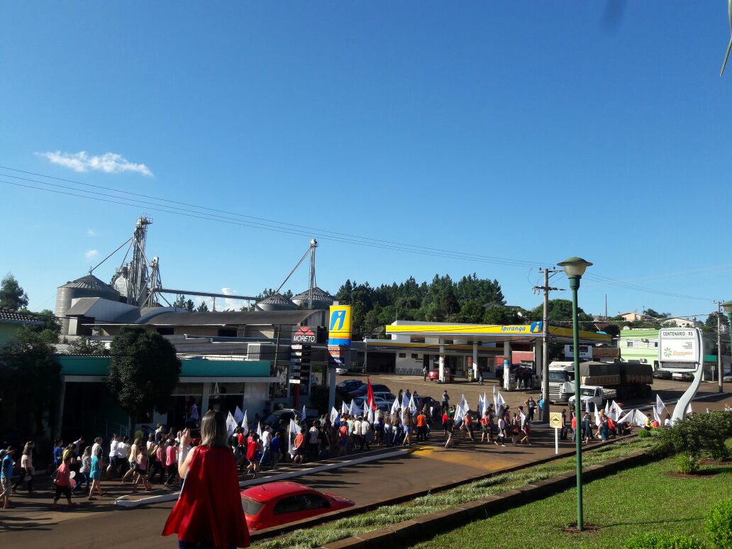 Ir para  <p><big>Para marcar o Dia Internacional da Mulher o Munic&iacute;pio de Centen&aacute;rio aproveitou neste dia 15 de mar&ccedil;o, dia nacional de luta contra a reforma da previd&ecirc;ncia, reforma trabalhista e em...