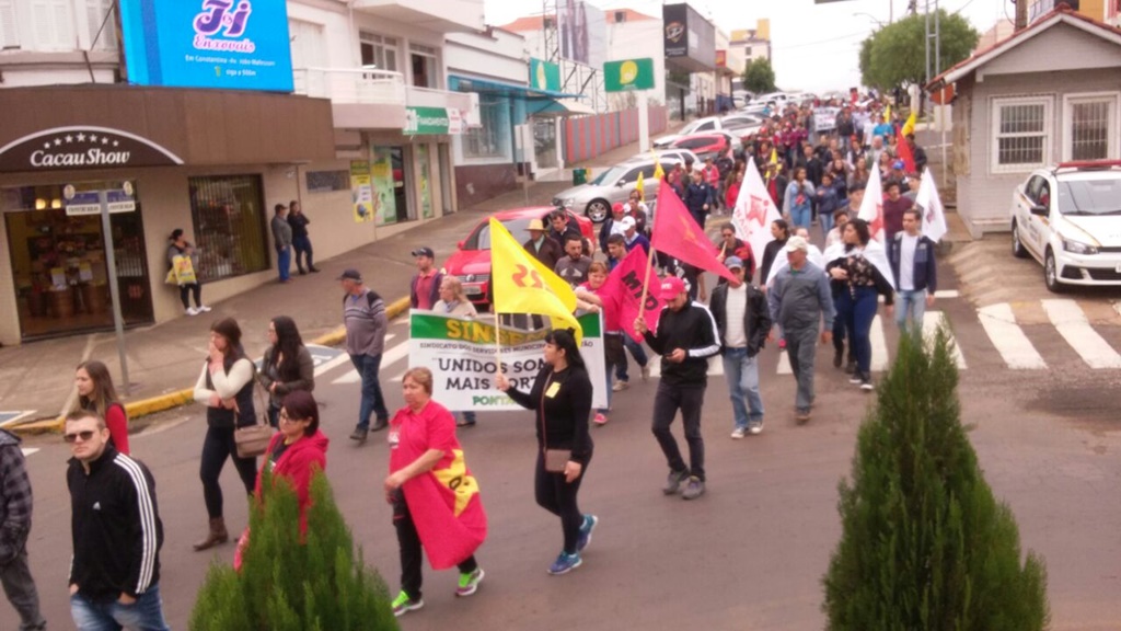 Ir para  <p><big>Nesta sexta-feira (30), diversas cidades foram marcadas pela greve geral contra as reformas trabalhista e previdenci&aacute;ria, proposta pelo governo Temer.</big></p>

<p><big>No norte do Rio...