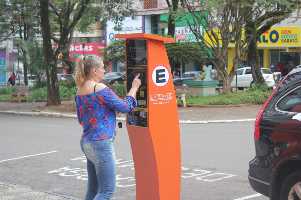 Ir para  <p><big>O certame do tipo maior oferta vai receber propostas at&eacute; o fim do m&ecirc;s de setembro. O edital prev&ecirc; o controle do Estacionamento Rotativo com o uso de parqu&iacute;metros eletr&ocirc;nicos...