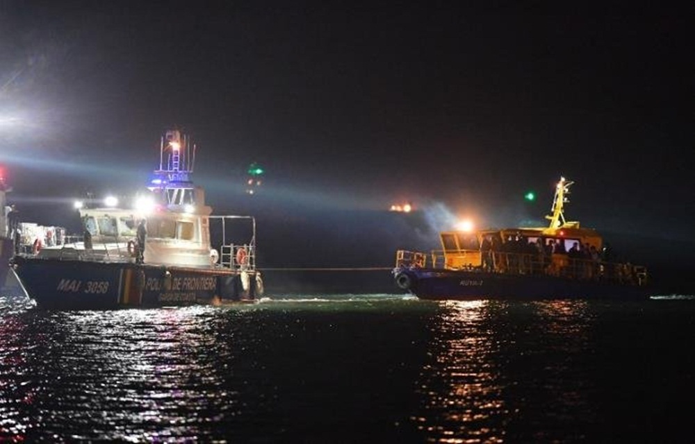 Ir para  <p>Mais de 150 migrantes foram resgatados na madrugada dessa quarta-feira no Mar Negro, perto da costa romena, quando sua embarca&ccedil;&atilde;o estava naufragando. Este &eacute; o quinto barco com migrantes interceptado pelas...