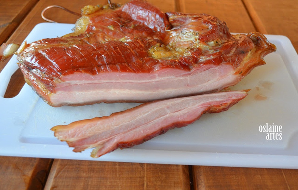 Ir para  <p>Tirinhas de bacon;</p>

<ol>
	<li>Para poupar trabalho e tempo pode se fazer o bacon no microondas;</li>
	<li>Embrulhe as tirinhas enfileiradas em papel toalha e deixe por; aproximadamente 1 minuto em...