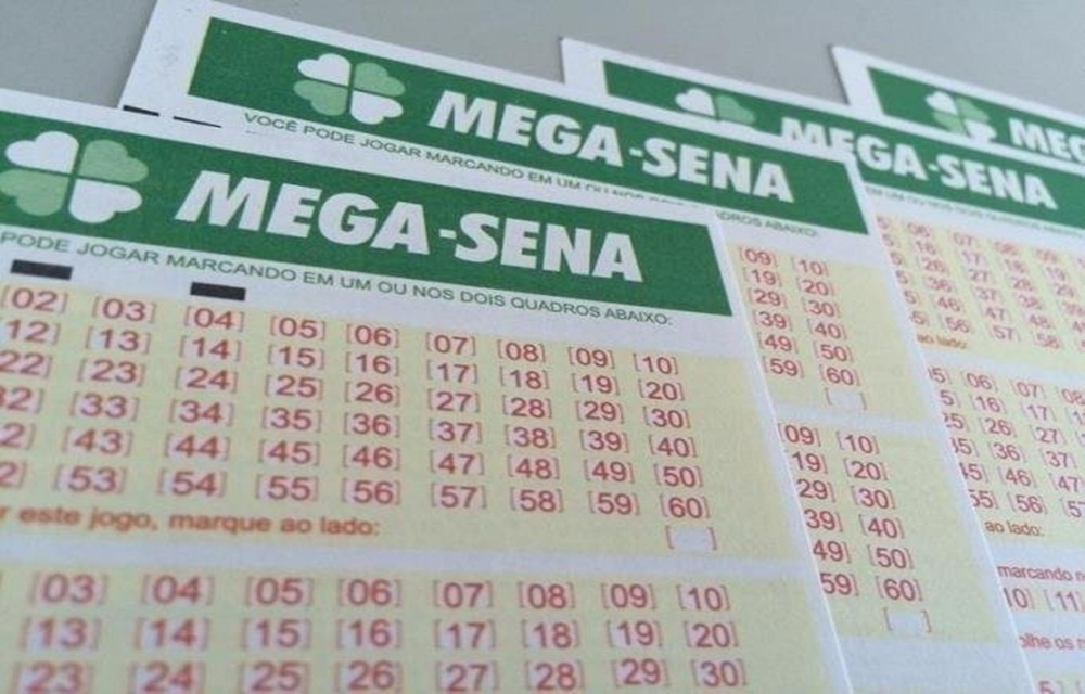 Ir para  <p>N&atilde;o foi desta vez que a Mega-Sena teve um acertador das seis dezenas. O sorteio 2002, realizado na noite deste s&aacute;bado em Cambori&uacute;, Santa Catarina, n&atilde;o teve nenhuma aposta...