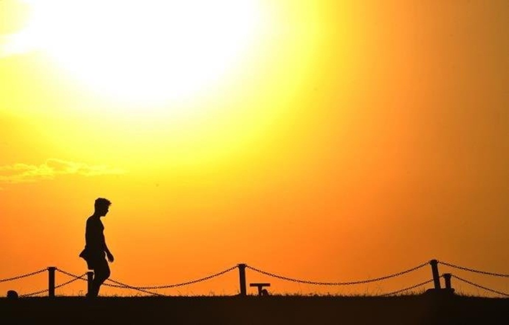 Ir para  <p>O avan&ccedil;o de ar mais seco da Argentina e do Uruguai traz tempo firme na maior parte do Rio Grande do Sul nesta segunda-feira. O sol aparece com nuvens em todas as regi&otilde;es, mas algumas &aacute;reas devem ter...