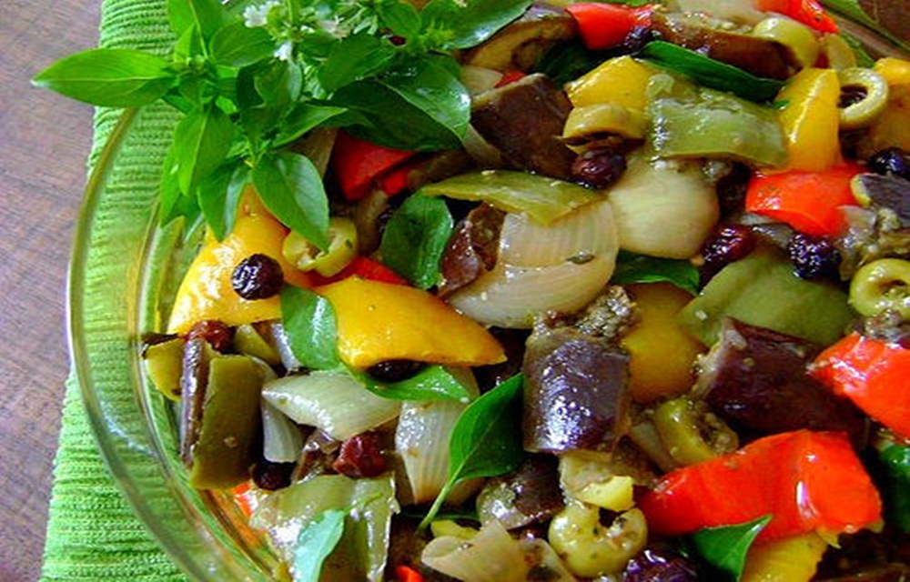Ir para  <ul>
	<li>1 cenoura;</li>
	<li>1 peda&ccedil;o de repolho;;</li>
	<li>1 tomate;</li>
	<li>1/2 cebola;</li>
	<li>1 pimentinha;</li>
	<li>folhas de...