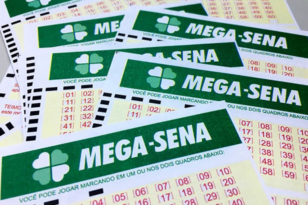 Ir para  <p>O Concurso 2.049&nbsp;da Mega-Sena, com pr&ecirc;mio previsto de R$ 14&nbsp;milh&otilde;es, foi sorteado na noite de hoje (13) em Pelotas&nbsp;(RS). Nenhum apostador acertou os seis n&uacute;meros. Confira as...
