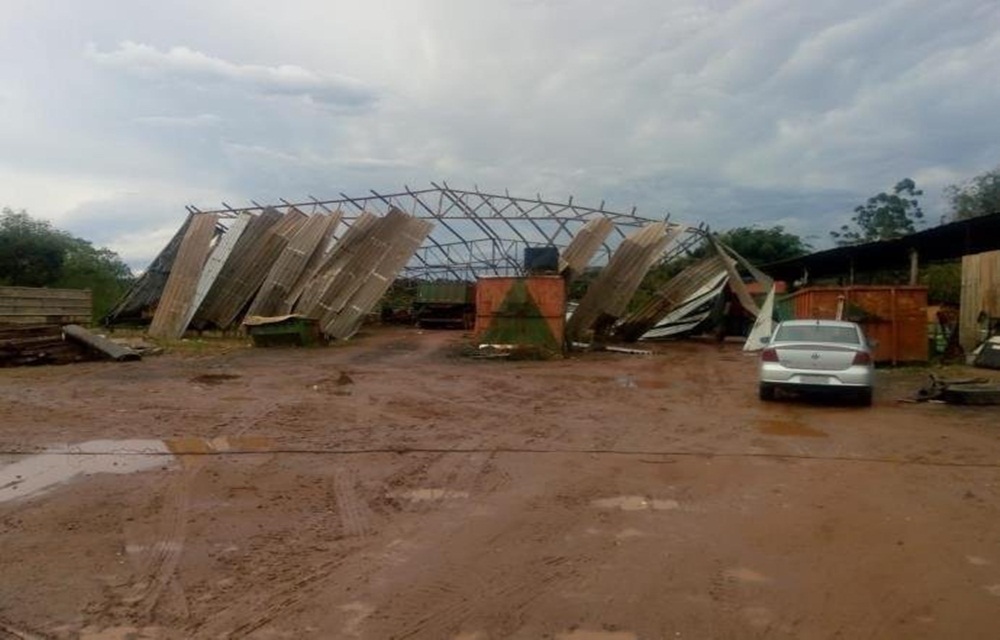 Ir para  <p>A chuva deu lugar ao frio intenso no Rio Grande do Sul, mas o temporal que atingiu o Estado ainda causa reflexos. De acordo com o &uacute;ltimo boletim da Defesa Civil, divulgado no final da manh&atilde; desta...