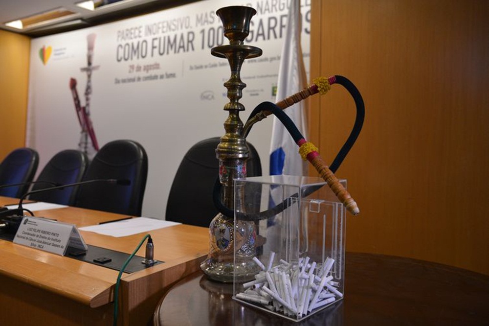 Ir para  <p><big>A Comiss&atilde;o de Constitui&ccedil;&atilde;o e Justi&ccedil;a (CCJ) da C&acirc;mara aprovou, nesta ter&ccedil;a-feira (3), projeto que pro&iacute;be a venda de cachimbos, narguil&eacute;s,...