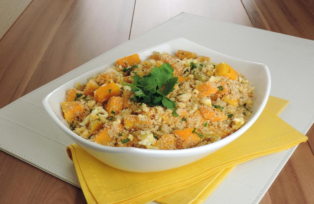 Ir para  <p>2 x&iacute;caras de ab&oacute;bora cozida em peda&ccedil;os;</p>

<p>2 colheres de manteiga;</p>

<p>1/2 cebola picada;</p>

<p>1 x&iacute;cara de farinha de...