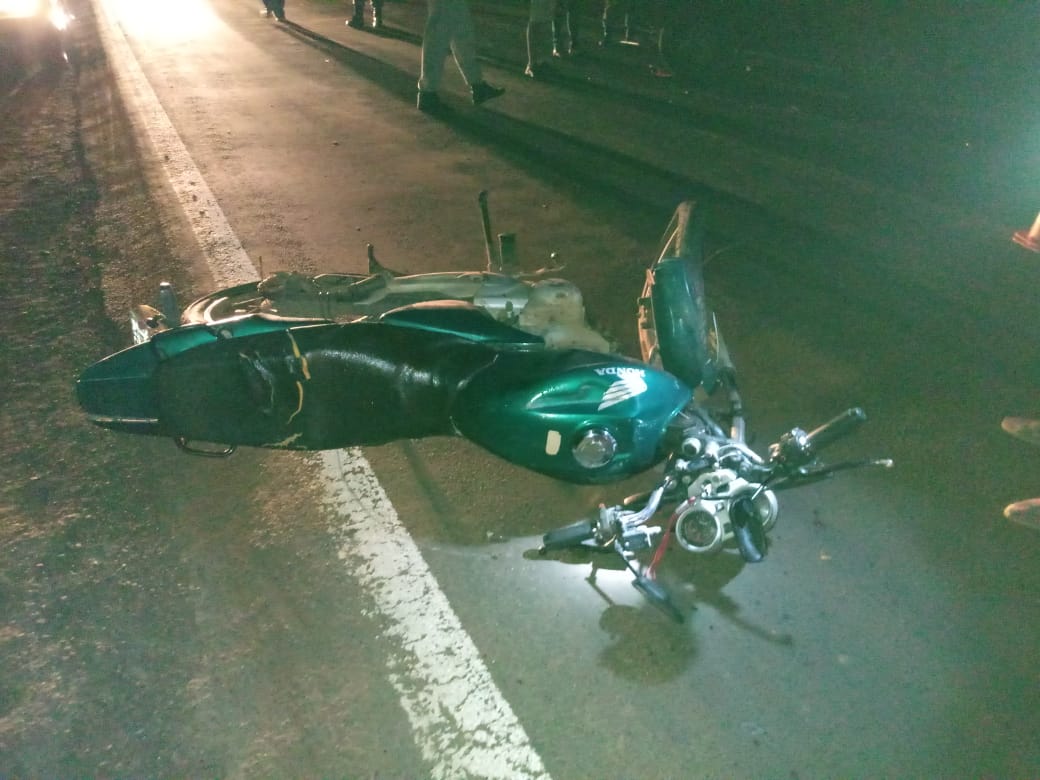 Ir para  <p><big>Um morador de Erval Grande morreu no in&iacute;cio da noite desta quinta-feira(20), depois de bater a motocicleta que conduzia pela RS 480, de frente com um Gerico e sofrer ferimentos grav&iacute;ssimos, incluindo...