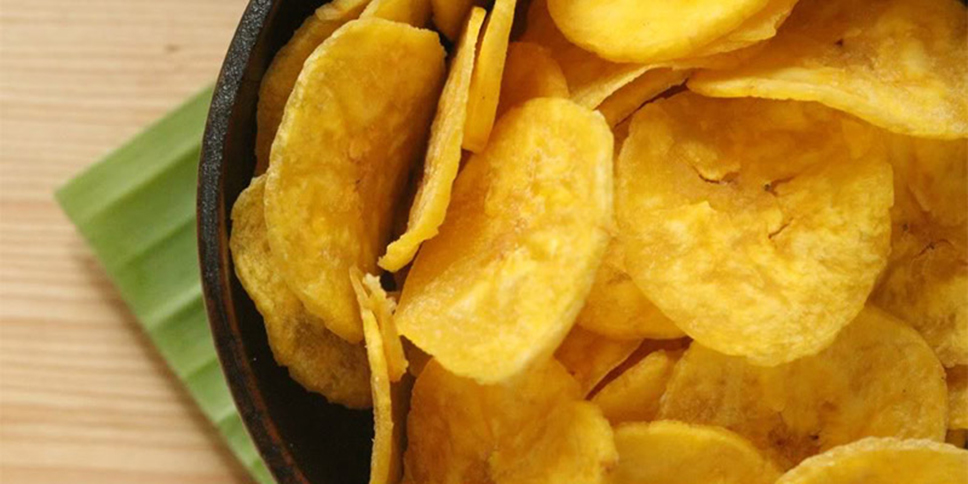 Ir para  <p>&nbsp;5 bananas;</p>

<p>&ndash;&nbsp; 2 x&iacute;caras de a&ccedil;&uacute;car refinado;</p>

<p>&ndash;&nbsp; &frac12; x&iacute;cara de a&ccedil;&uacute;car...