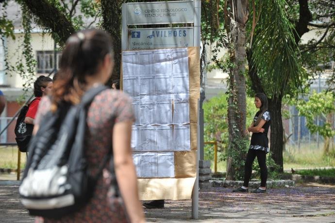 Ir para  <p>O Instituto Nacional de Estudos e Pesquisas Educacionais An&iacute;sio Teixeira (Inep) divulgou na manh&atilde; desta quarta-feira o gabarito oficial do Exame Nacional do Ensino M&eacute;dio...