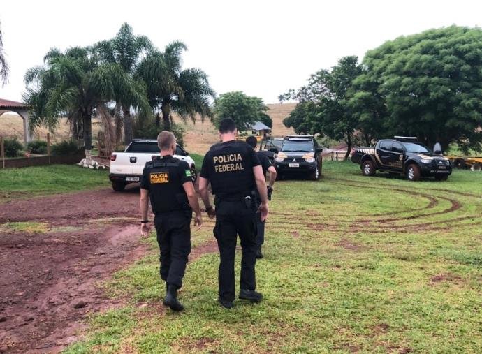 Ir para  <p>Uma opera&ccedil;&atilde;o deflagrada nesta quinta-feira pela Pol&iacute;cia Federal e pela Receita Federal combate o tr&aacute;fico internacional de drogas, lavagem de dinheiro e crimes contra o sistema financeiro...
