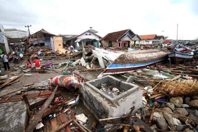 Ir para  <p>Autoridades da Indon&eacute;sia confirmaram hoje que chegou a 281 o n&uacute;mero de mortos em decorr&ecirc;ncia do &nbsp;tsunami que atingiu as<strong> <a...
