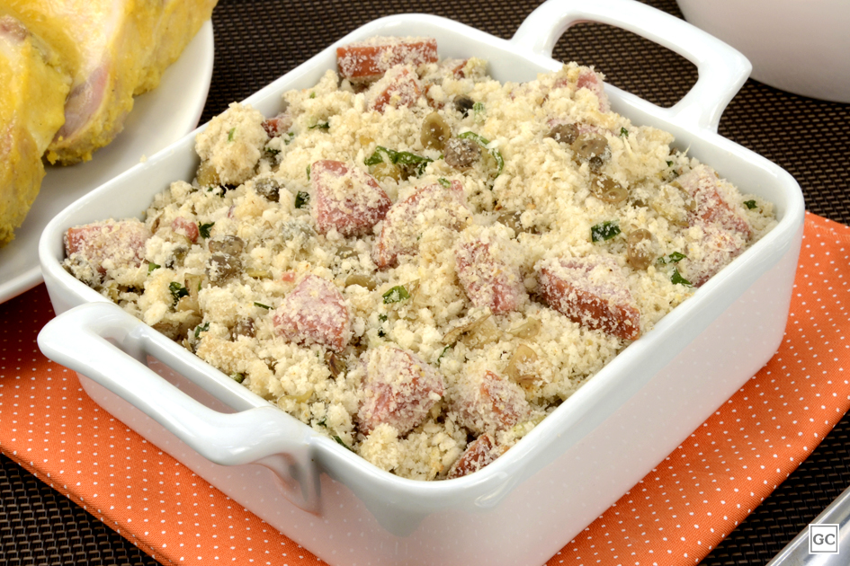 Ir para  <p>1/2 pacote de lentilha;</p>

<p>200 g de bacon;</p>

<p>1 kg de ling&uuml;i&ccedil;a fresca picada;</p>

<p>1 cebola;</p>

<p>2 dentes de alho;</p>

<p>Farofa...