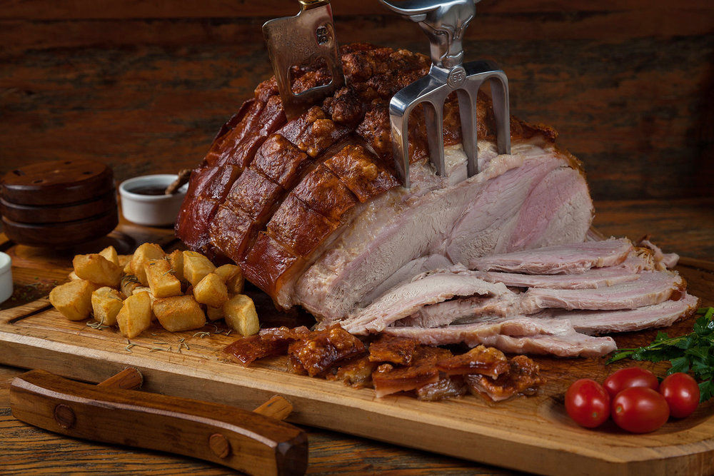 Ir para  <ul>
	<li>1 kg de pernil</li>
	<li>6 cebolas grandes</li>
	<li>4 caldo de carne</li>
	<li>1 colher de coentro</li>
	<li>1/2 copo de &aacute;gua</li>
	<li>Pique as...