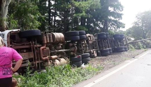 Ir para  <p><big>O tombamento de uma carreta carregada com etanol foi registrado por volta das 15h30min da tarde desta ter&ccedil;a-feira (15), na ERS 324 entre Marau e Passo Fundo, nas proximidades do s&iacute;tio do Nono...