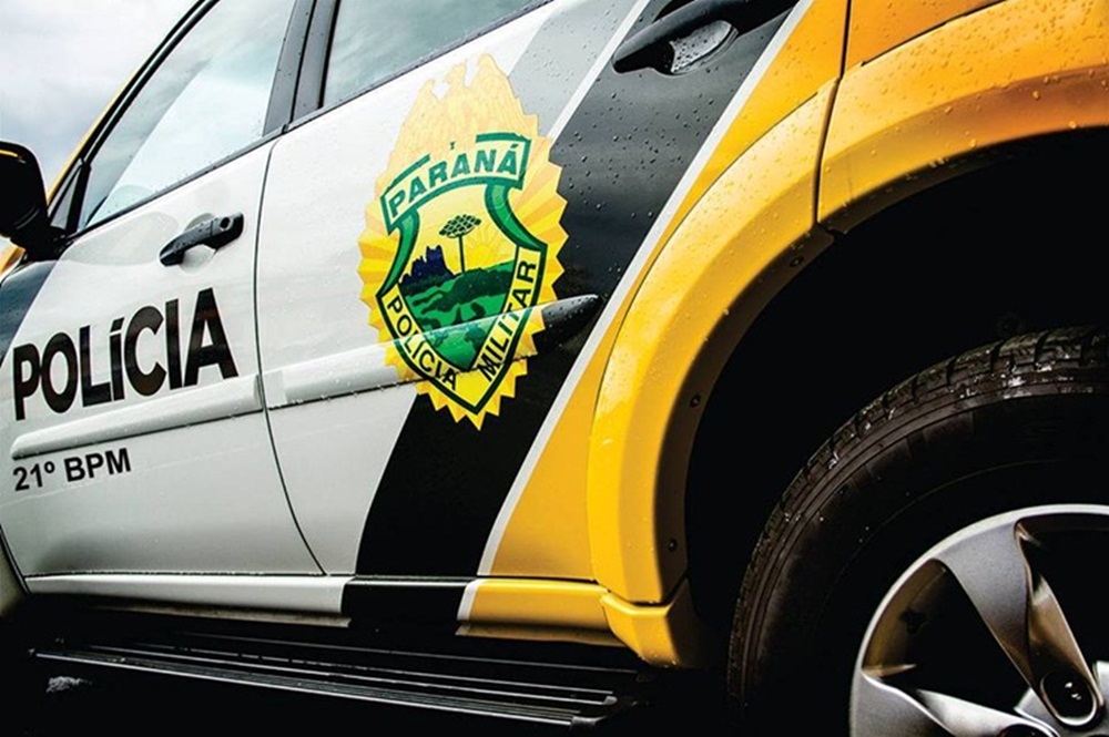 Ir para  <p>Um jovem de 21 anos foi preso na noite de segunda-feira, 14, logo ap&oacute;s atear fogo em sua esposa e na filha rec&eacute;m nascida.</p>

<p>O fato foi registrado na resid&ecirc;ncia do casal, em...