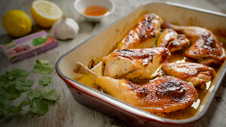Ir para  <p>4 sobrecoxas de frango;</p>

<p>Sal;</p>

<p>Pimenta- do-reino;</p>

<p>Folhas de tomilho a gosto;</p>

<p>2 colheres de sopa de manteiga;</p>

<p>2 colheres de sopa...