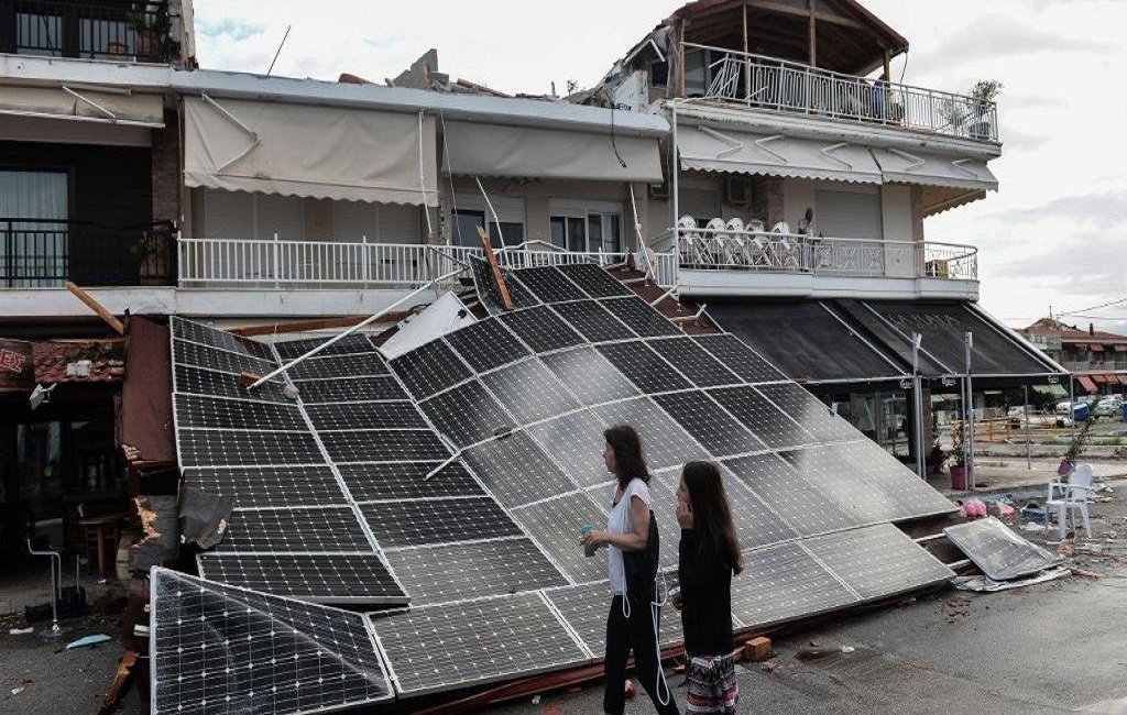 Ir para  <p>Ao menos seis turistas estrangeiros que estavam de f&eacute;rias no Norte da Gr&eacute;cia morreram devido &agrave;s fortes tempestades de granizo e tornados, que deixaram ainda 30 feridos na regi&atilde;o de...