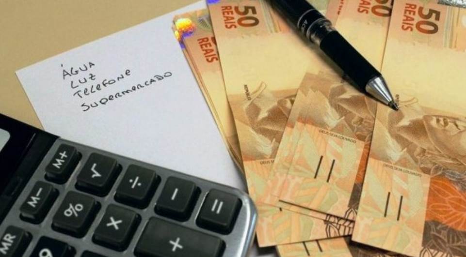 Ir para  <p>O &Iacute;ndice Nacional de Pre&ccedil;os ao Consumidor Amplo 15 (IPCA-15), que mede a pr&eacute;via da infla&ccedil;&atilde;o oficial, registrou taxa de 0,09% em julho, segundo informa&ccedil;&otilde;es do...