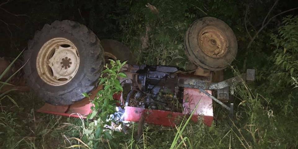 Ir para  <p>Um homem, de 39 anos, morreu ap&oacute;s capotar o trator que conduzia em Linha Santa Eug&ecirc;nia, no interior de Ven&acirc;ncio Aires, no in&iacute;cio da noite de s&aacute;bado. Conforme...
