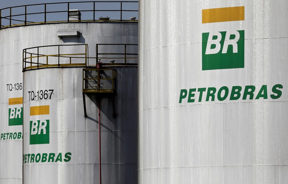 Ir para  <p>A Petrobras cortou em 5% o pre&ccedil;o do diesel comum e em 4% o pre&ccedil;o da gasolina nas refinarias. Os novos valores, anunciados ontem (28) pela estatal, passaram a valer hoje (29).</p>

<p>Os...