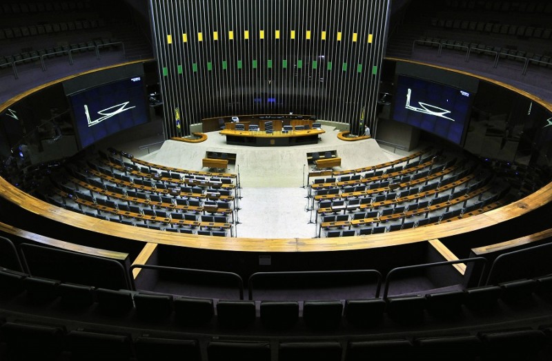 Ir para  <p>O Plen&aacute;rio da C&acirc;mara dos Deputados aprovou nesta quarta-feira o projeto de lei que institui o Programa Nacional de Apoio &agrave;s Microempresas e Empresas de Pequeno Porte (Pronampe) e concede cr&eacute;dito...
