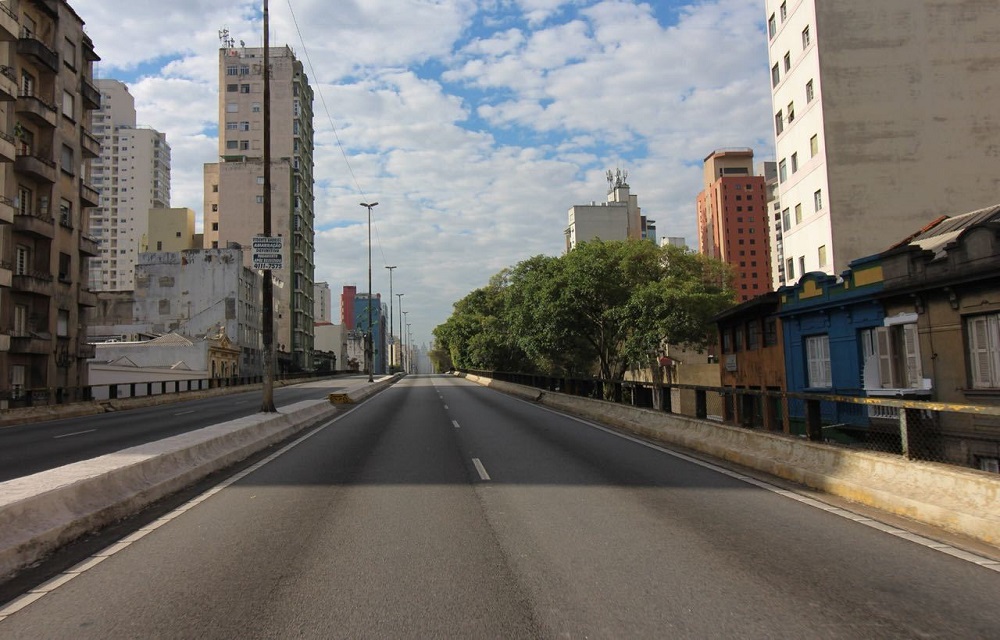 Ir para  <p>Inicio este texto deixando claro que n&atilde;o saio em defesa de governantes, pelo mesmo motivo que n&atilde;o os critico: a atual pandemia&nbsp;n&atilde;o decorre de a&ccedil;&atilde;o pol&iacute;tica...