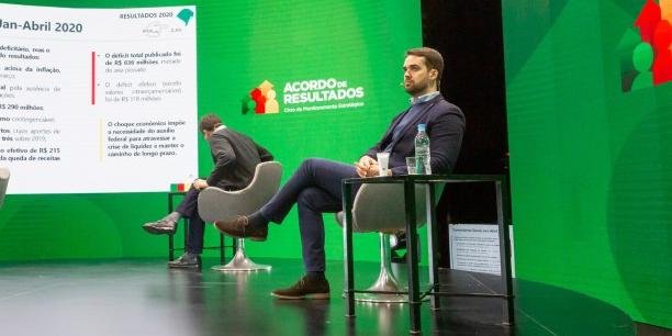 Ir para  <p><big>O governador do Rio Grande do Sul, Eduardo Leite, afirmou nesta segunda-feira, em entrevista &agrave; R&aacute;dio Gua&iacute;ba, que a proje&ccedil;&atilde;o para a volta &agrave;s aulas no Estado...