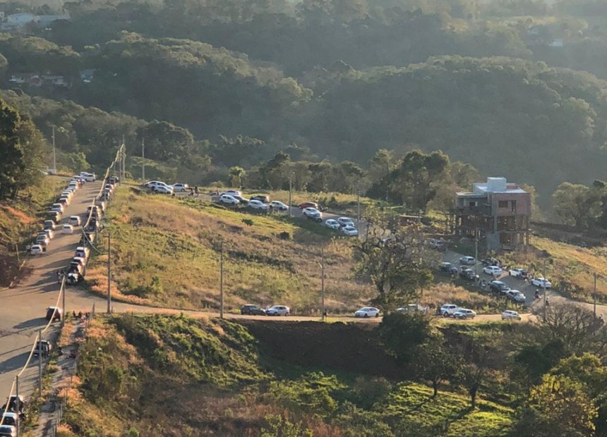Ir para  <p><big>H&aacute; varias semanas a Brigada Militar vinha recebendo den&uacute;ncias de moradores do Bairro Esperan&ccedil;a de Erechim sobre aglomera&ccedil;&atilde;o de pessoas e perturba&ccedil;&atilde;o...