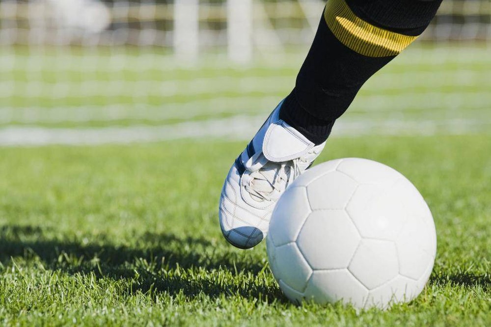 Ir para  <p><big>O governo do Estado permitiu competi&ccedil;&otilde;es esportivas e treinos de atletas profissionais e amadores nos munic&iacute;pios localizados em regi&otilde;es com bandeira amarela ou laranja, conforme...