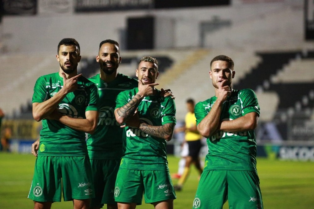 Ir para  <p>A Chapecoense pode dar um passo importante na volta &agrave; S&eacute;rie A. Nesta ter&ccedil;a-feira (27), o Verd&atilde;o do Oeste tem possibilidade de conquistar o t&iacute;tulo simb&oacute;lico do primeiro...