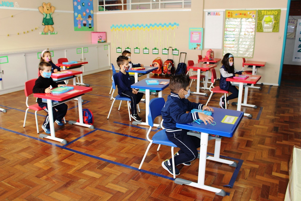 Ir para  <p><big>Considerando as &uacute;ltimas determina&ccedil;&otilde;es legais do Decreto Estadual 55.856, editado nesta ter&ccedil;a-feira, 27, que passou da bandeira preta para vermelha, a Escola de...