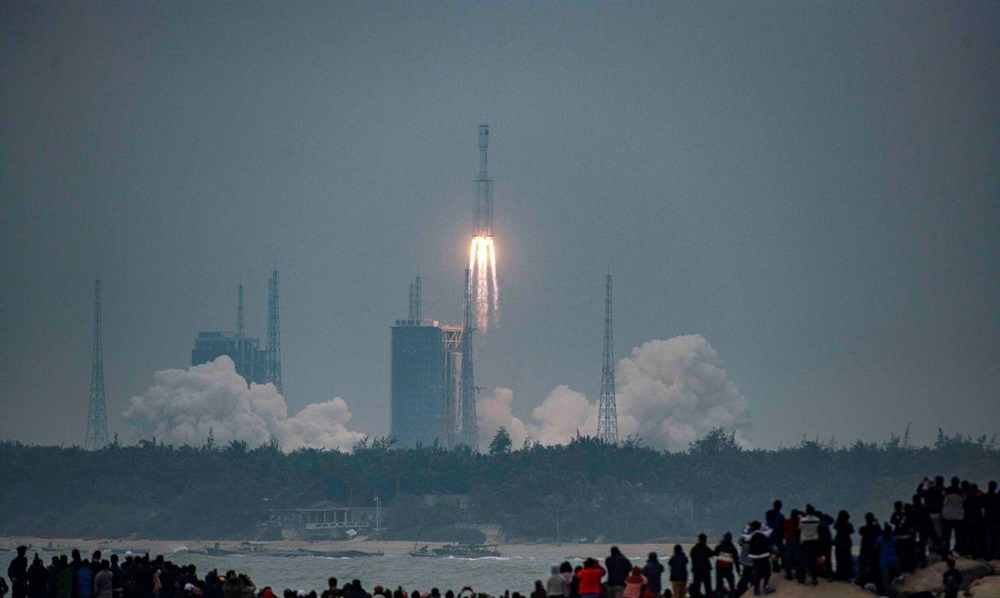 Ir para  <p><big>Os Estados Unidos (EUA) est&atilde;o acompanhando o trajeto de um foguete chin&ecirc;s descontrolado que deve reentrar na atmosfera da Terra no fim de semana. H&aacute; receio de onde alguns dos...